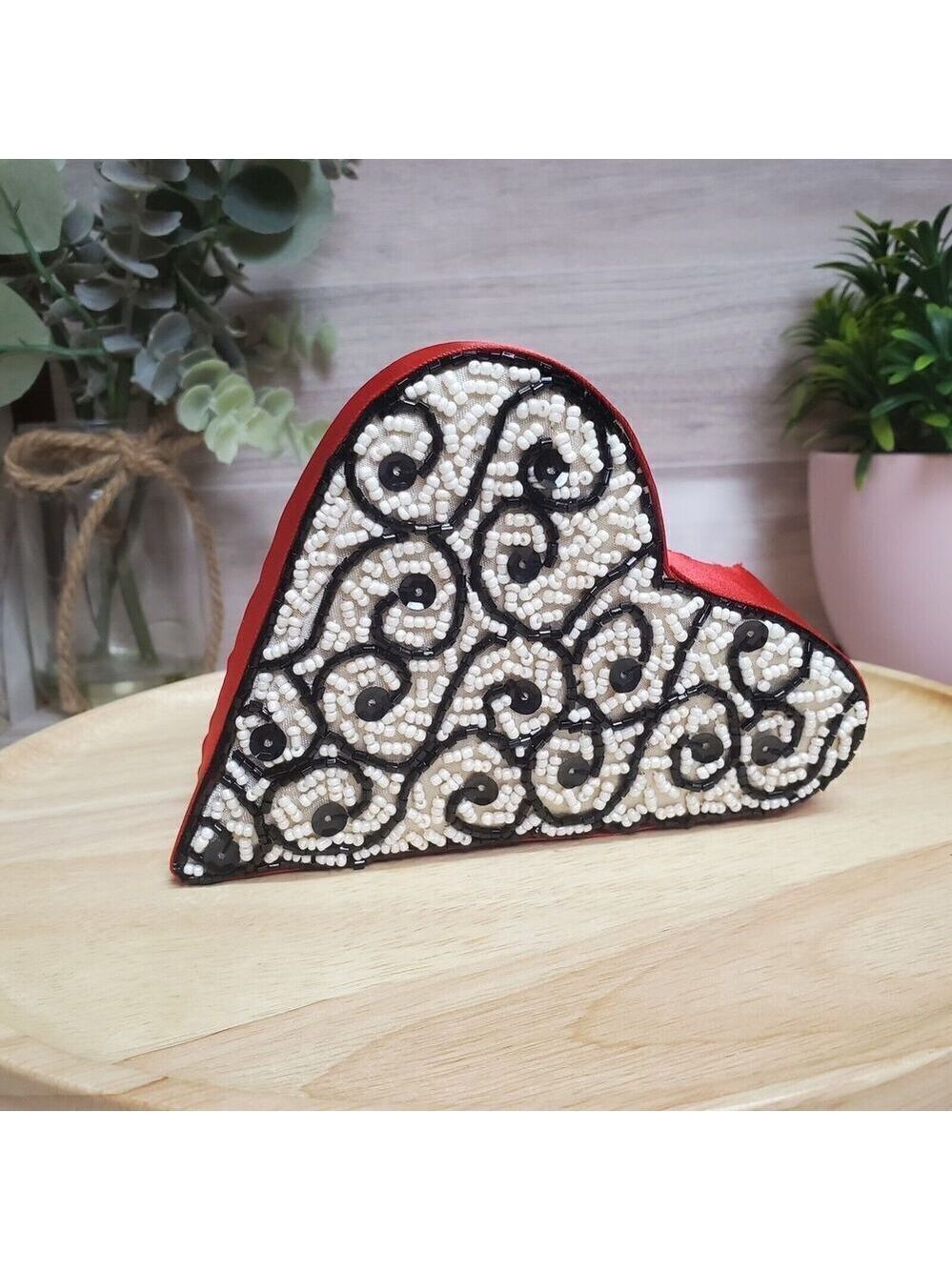 Katherine Collection Beaded Heart Gift Box Valentine's Day Medium